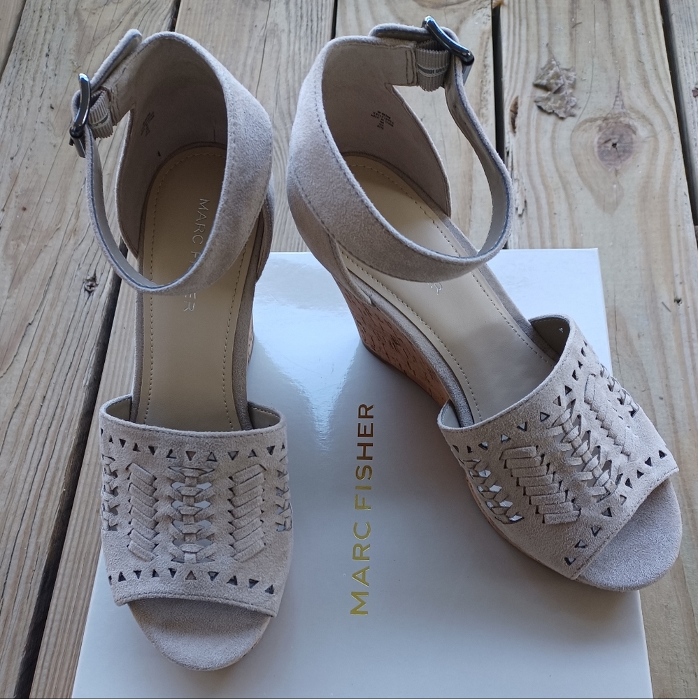 Marc Fisher Woven Suede Cork Platform Wedge Espadrille Sandals Tan Size 8 NIB